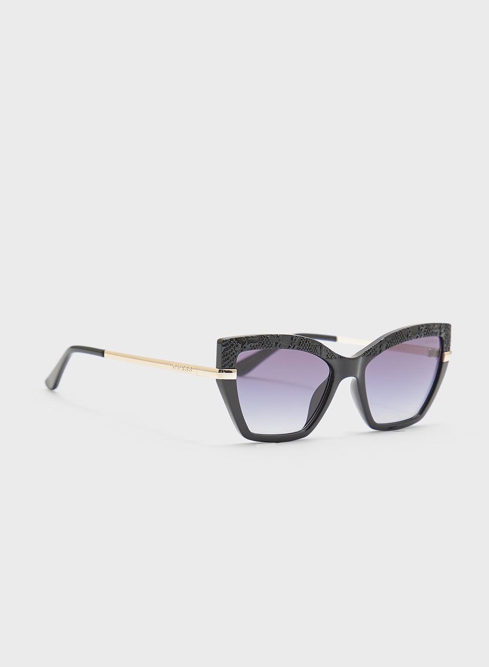 GUESS GU0021601B53 Elegant Cat Eye Sunglasses for Women