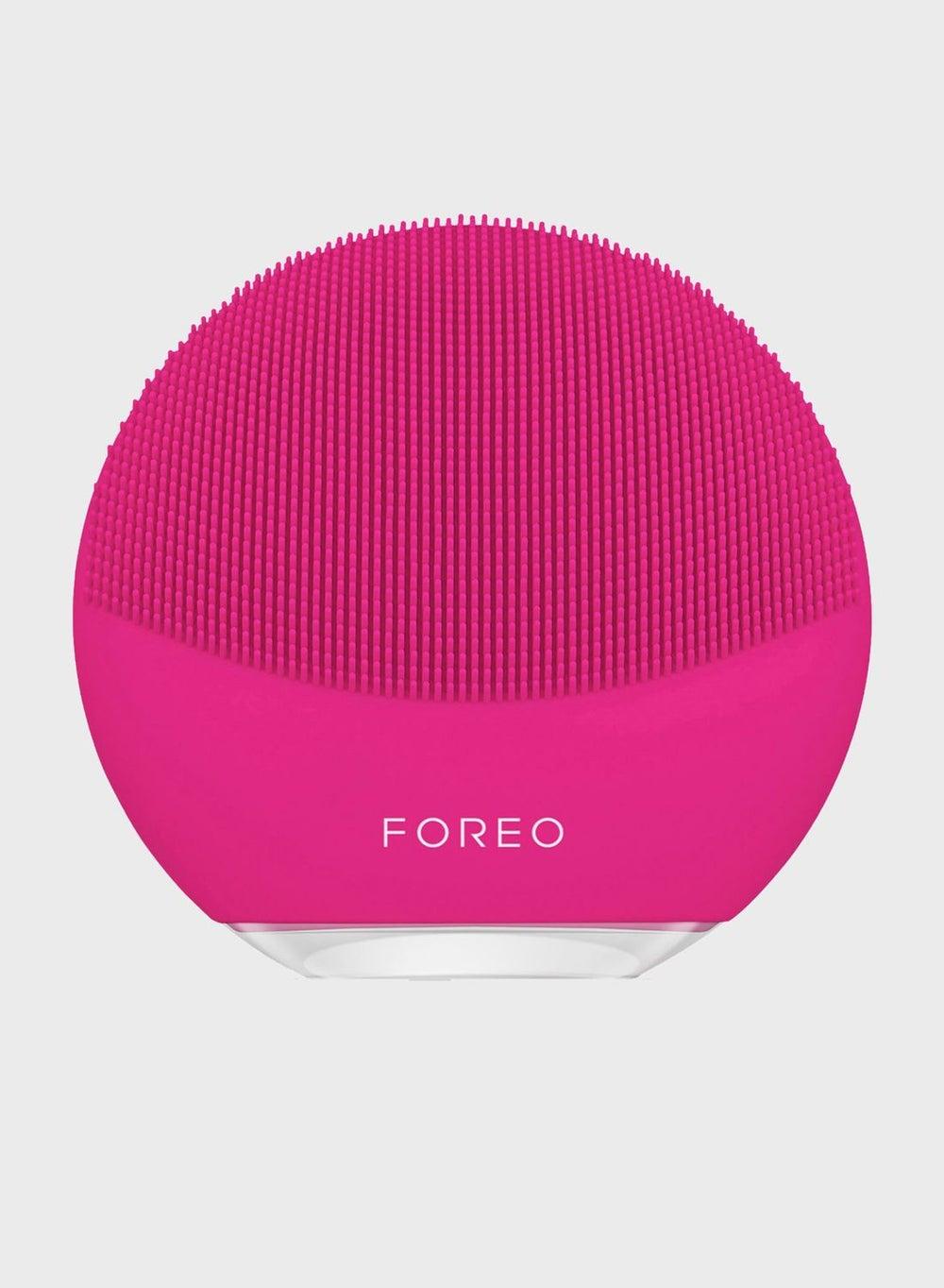 Luna Mini 3 Fuchsia: Radiant Skin Smart Facial Brush - Image 1