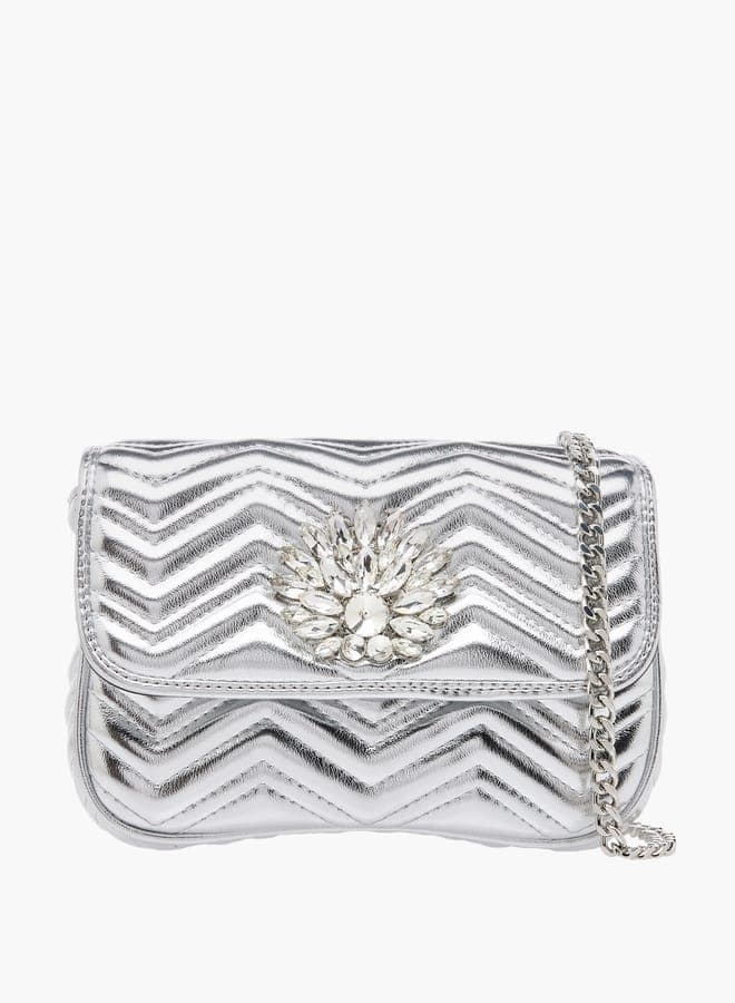 حقيبة كتف نسائية مزينة بسلسلة فضية وإغلاق بالطية - Image 1