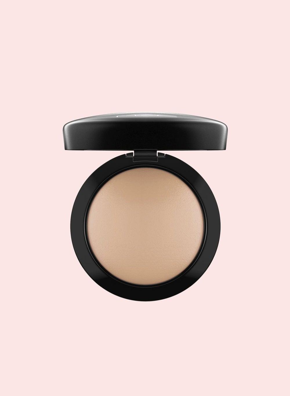 Mineralize Skinfinish Natural Medium Dark - Luxe Radiance