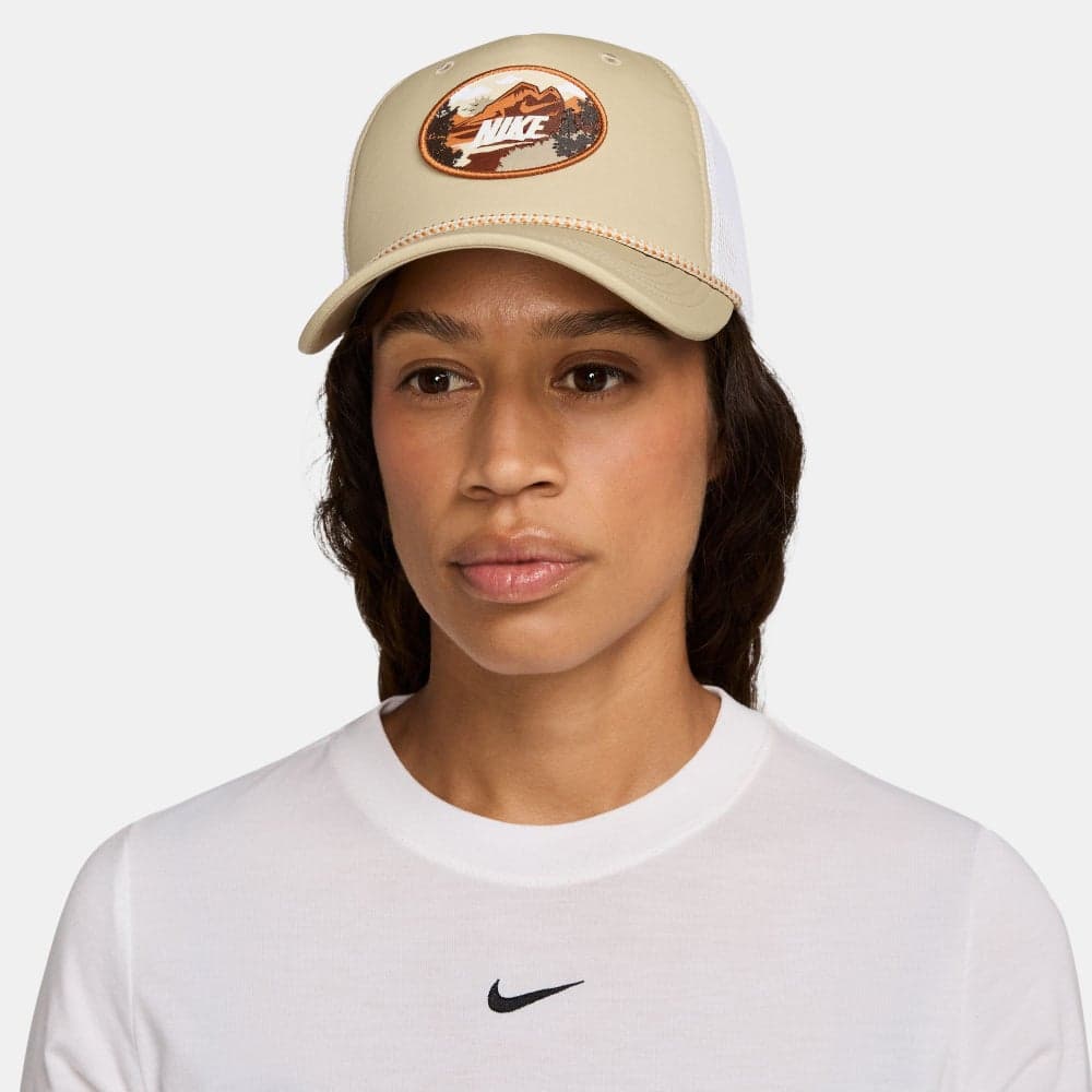 قبعة رايز من نايك: رفاقك الأمثل لكل موسم - Image 1