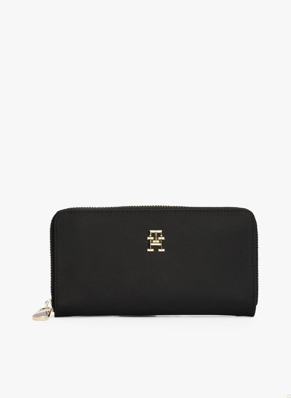 TOMMY HILFIGER Elegant Black Nylon Zip Wallet for Women