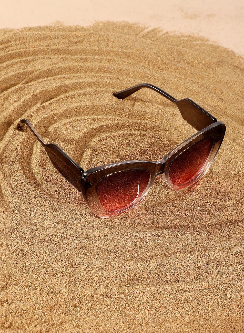 نظارات The City Cateye النسائيّة - إطار أسود وعدسات مستقطبة - Image 1