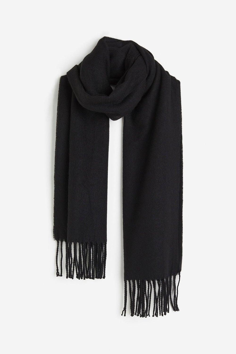 H&M Elegant Cozy Weave Scarf - Timeless Accessory - Image 1