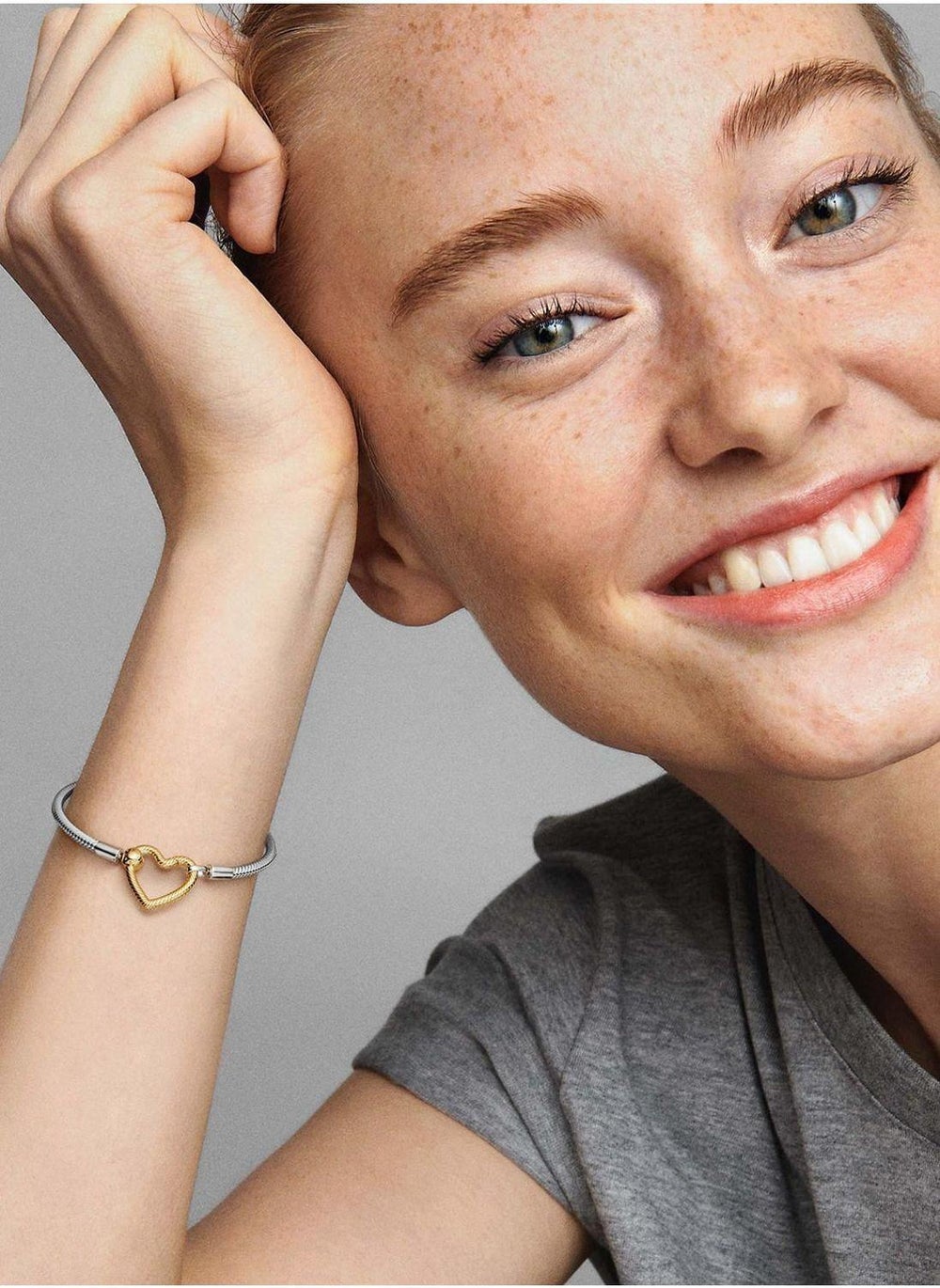 buy-pandora-pandora-moments-heart-closure-snake-chain-bracelet_b4d