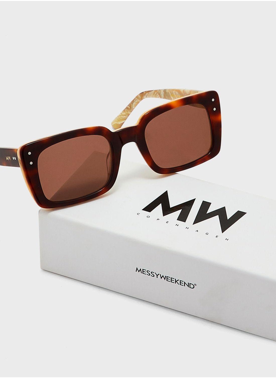 buy-messyweekend-anna-shape-sunglasses_7rr