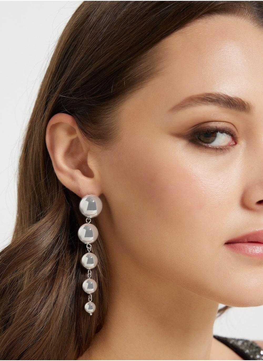 buy-ella-drop-earrings_w6m