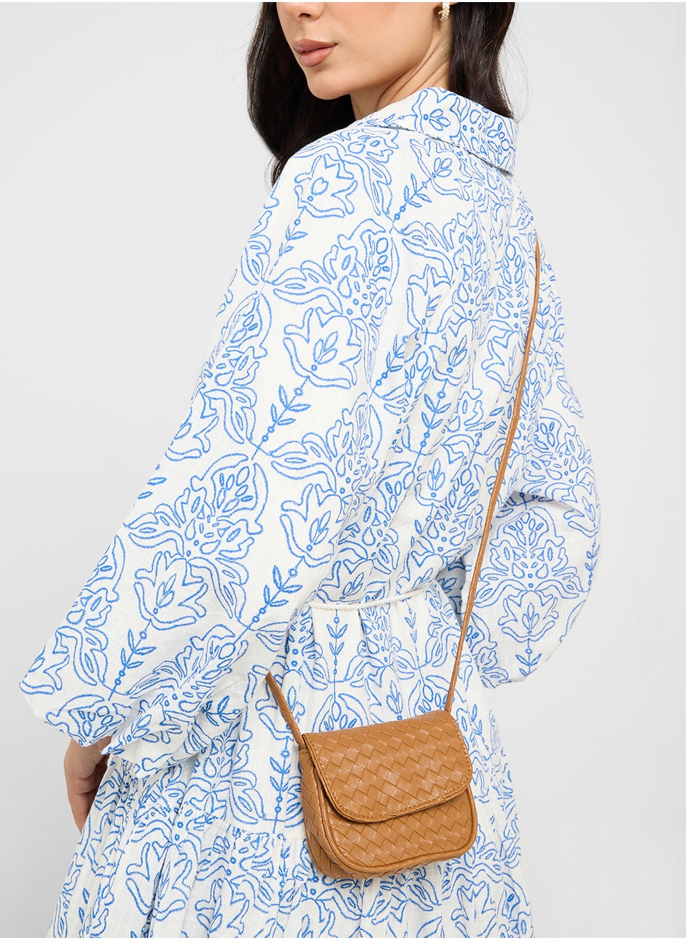 buy-ella-woven-crossbody-bag_7pc