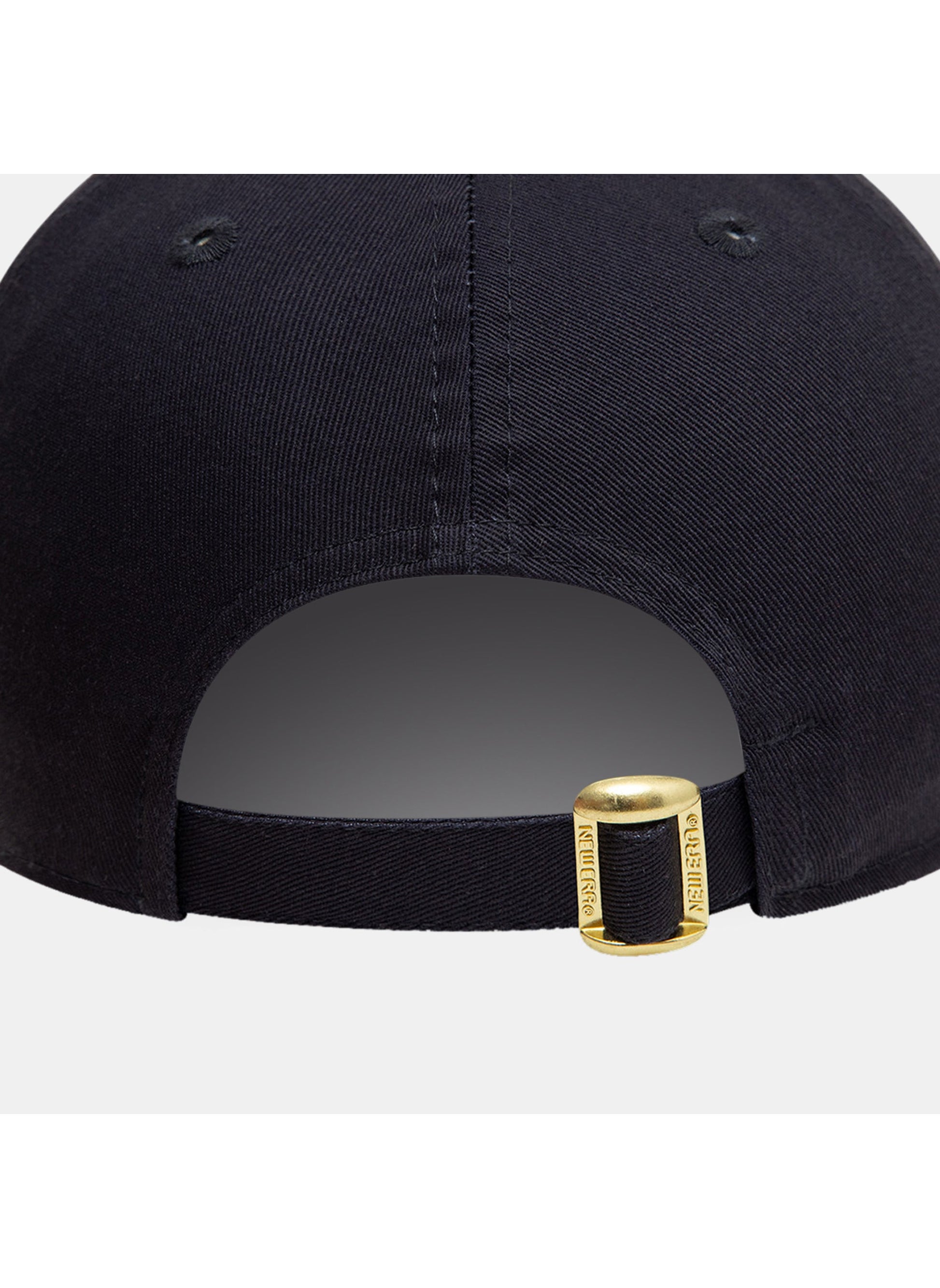 buy-new-era-men-s-nba-chicago-bulls-metallic-badge-9forty-cap_7hl