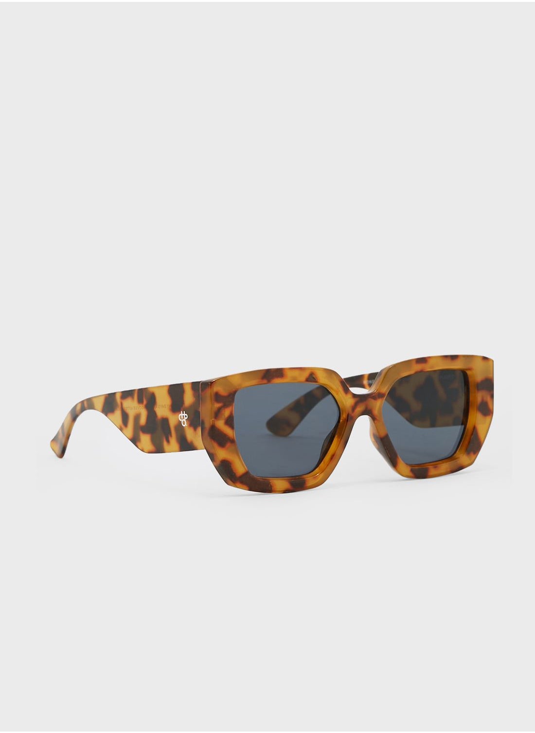 buy-chpo-hong-kong-sustainable-sunglasses-made-of-100-recycled-materials_7zv