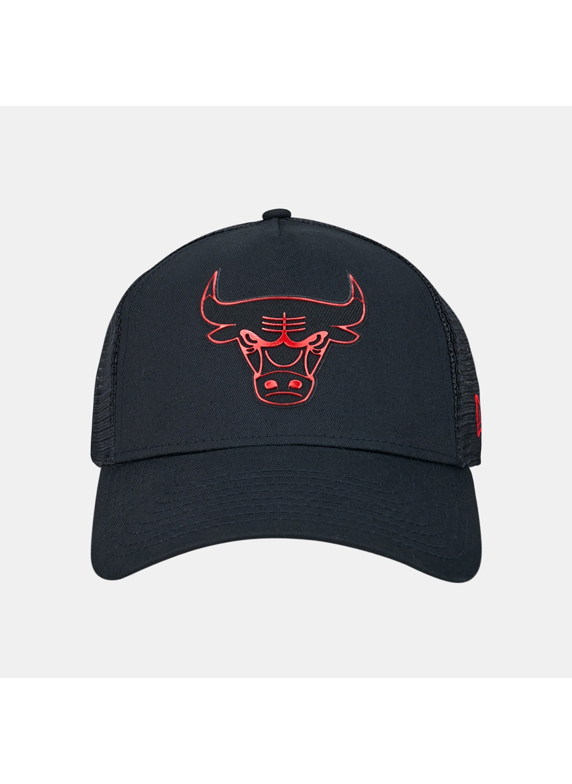 buy-new-era-men-s-foil-logo-chicago-bulls-trucker-cap_ued