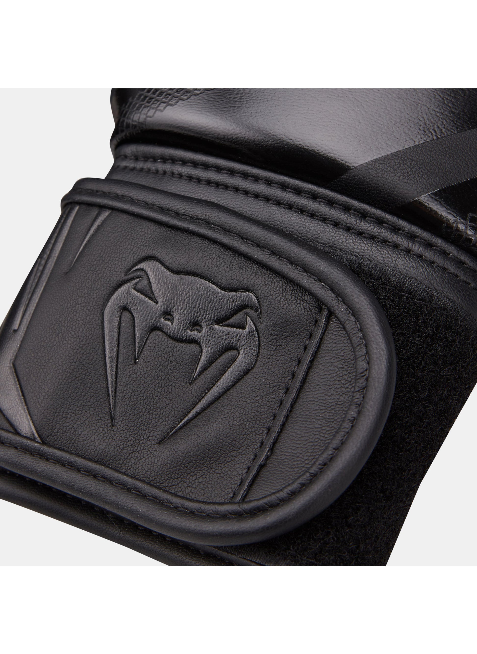 buy-venum-challenger-3-0-boxing-gloves_hyl