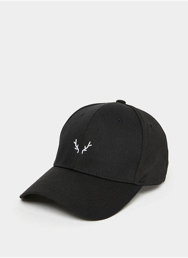 buy-styli-embroidered-detail-baseball-cap_3da