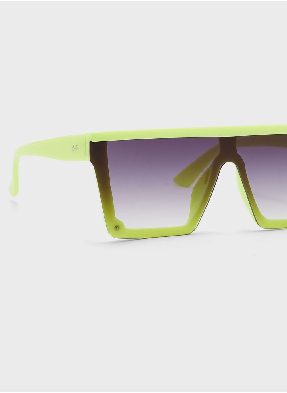 buy-ginger-oversized-sporty-shield-sunglasses_t59
