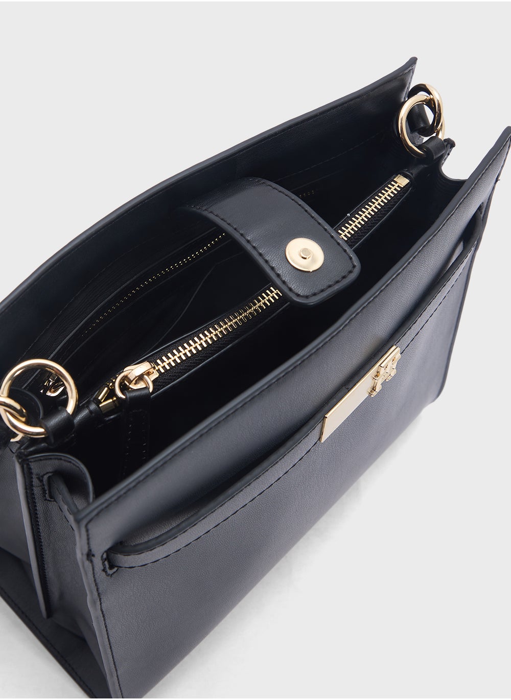 buy-tommy-hilfiger-heritage-shoulder-bag_tip