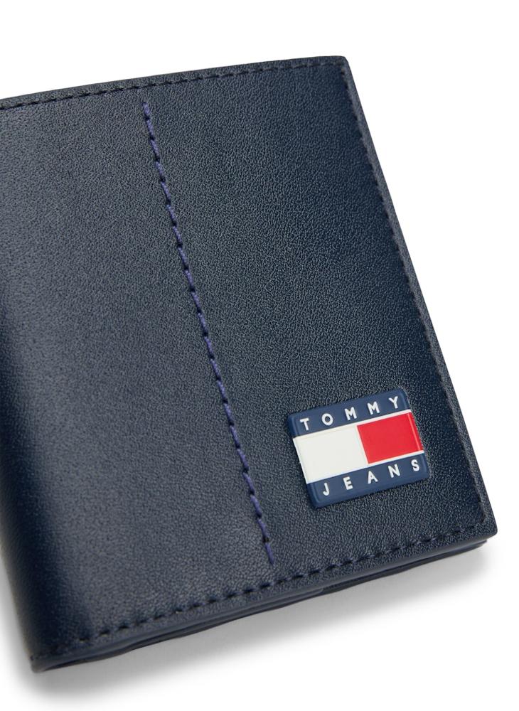buy-tommy-jeans-casual-logo-detailed-wallet_iz7