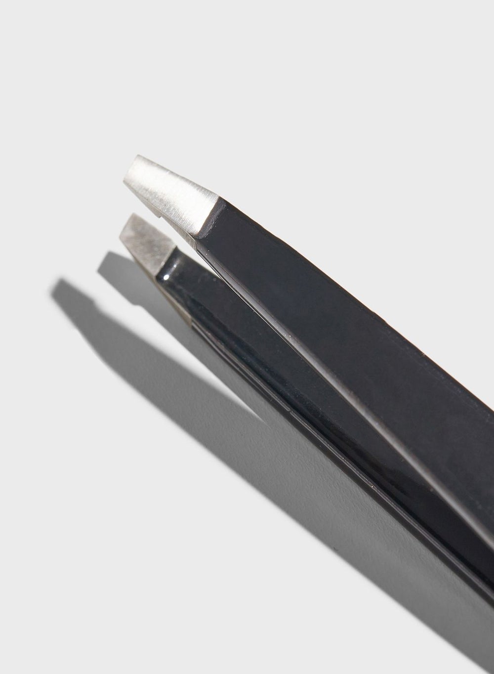 buy-anastasia-beverly-hills-tweezer_r5m