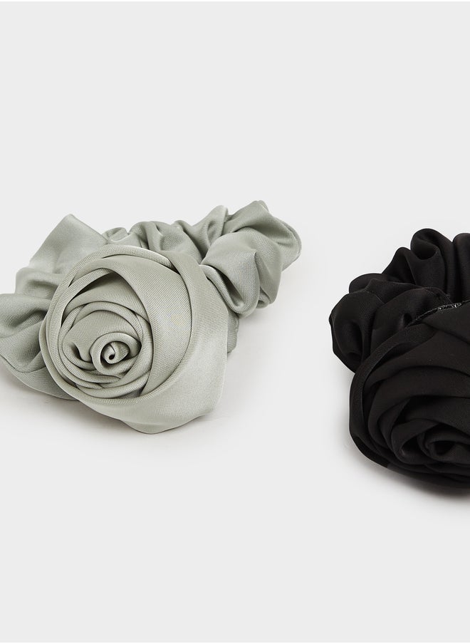 buy-styli-set-of-2-solid-scrunchie-with-flower-detail_f9d