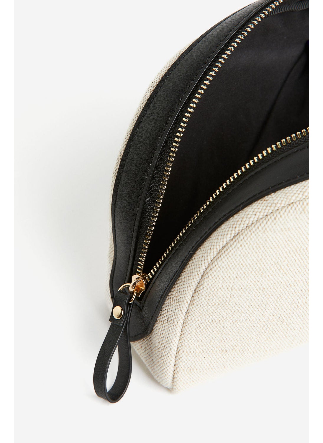 buy-h-m-monogram-pouch_cj0