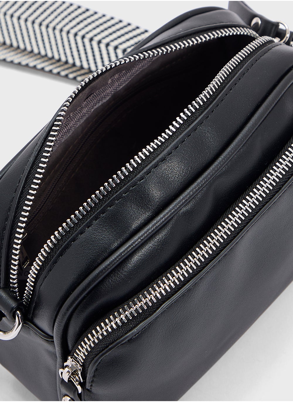 buy-ginger-multi-pocket-crossbody-with-2-straps_pgo
