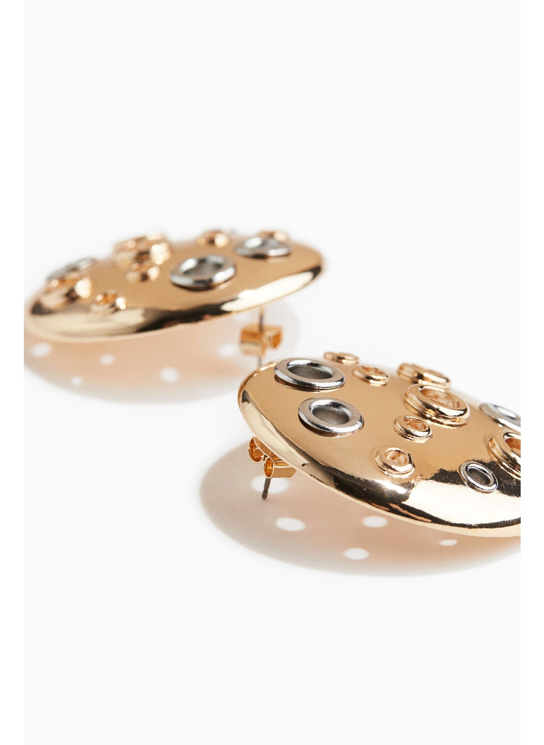 buy-h-m-eyelet-detail-earrings_mrd