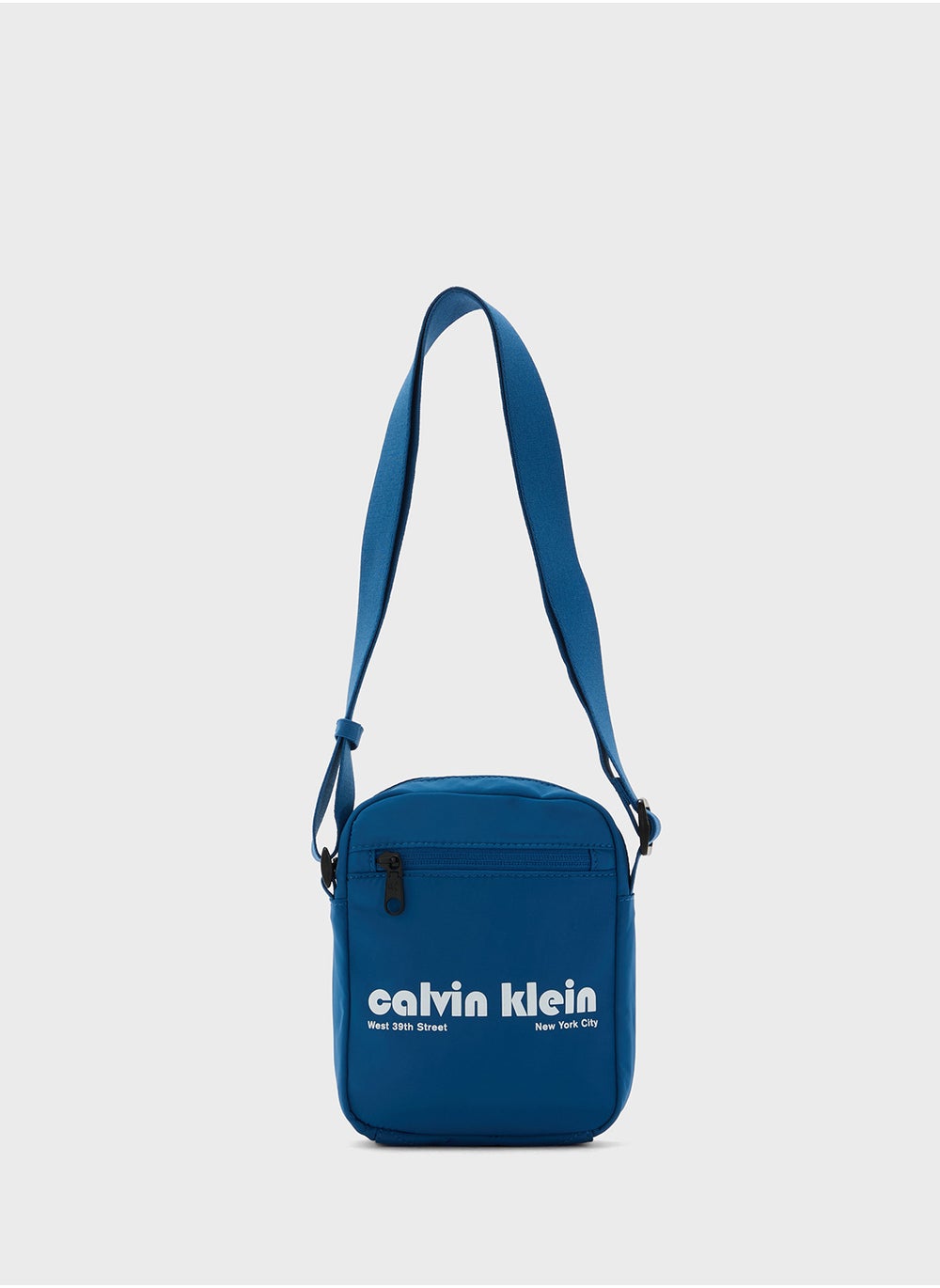 buy-calvin-klein-jeans-graphic-reporter-bag_m67