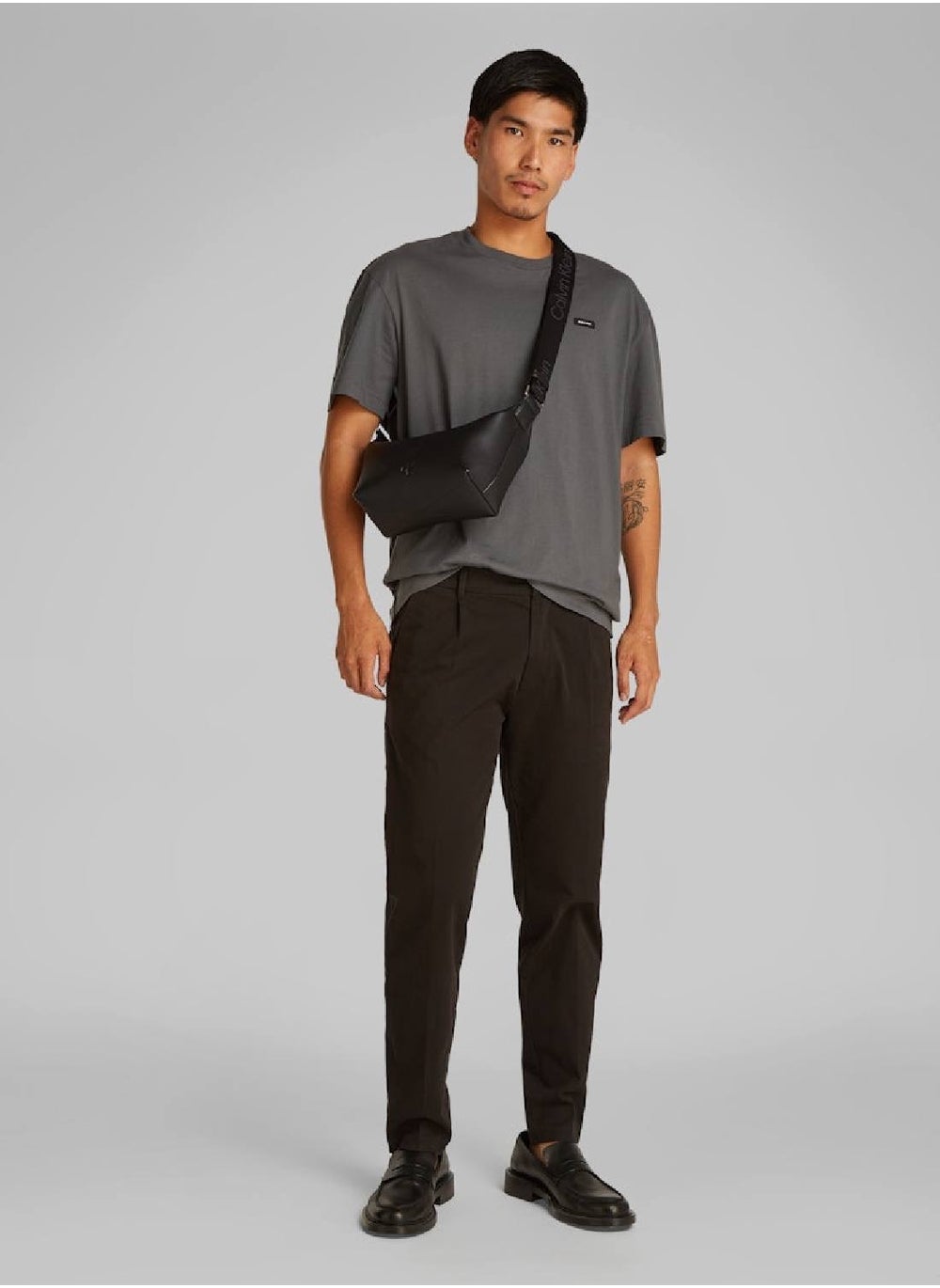 buy-calvin-klein-jeans-ultralight-shoulder-bag_pxz