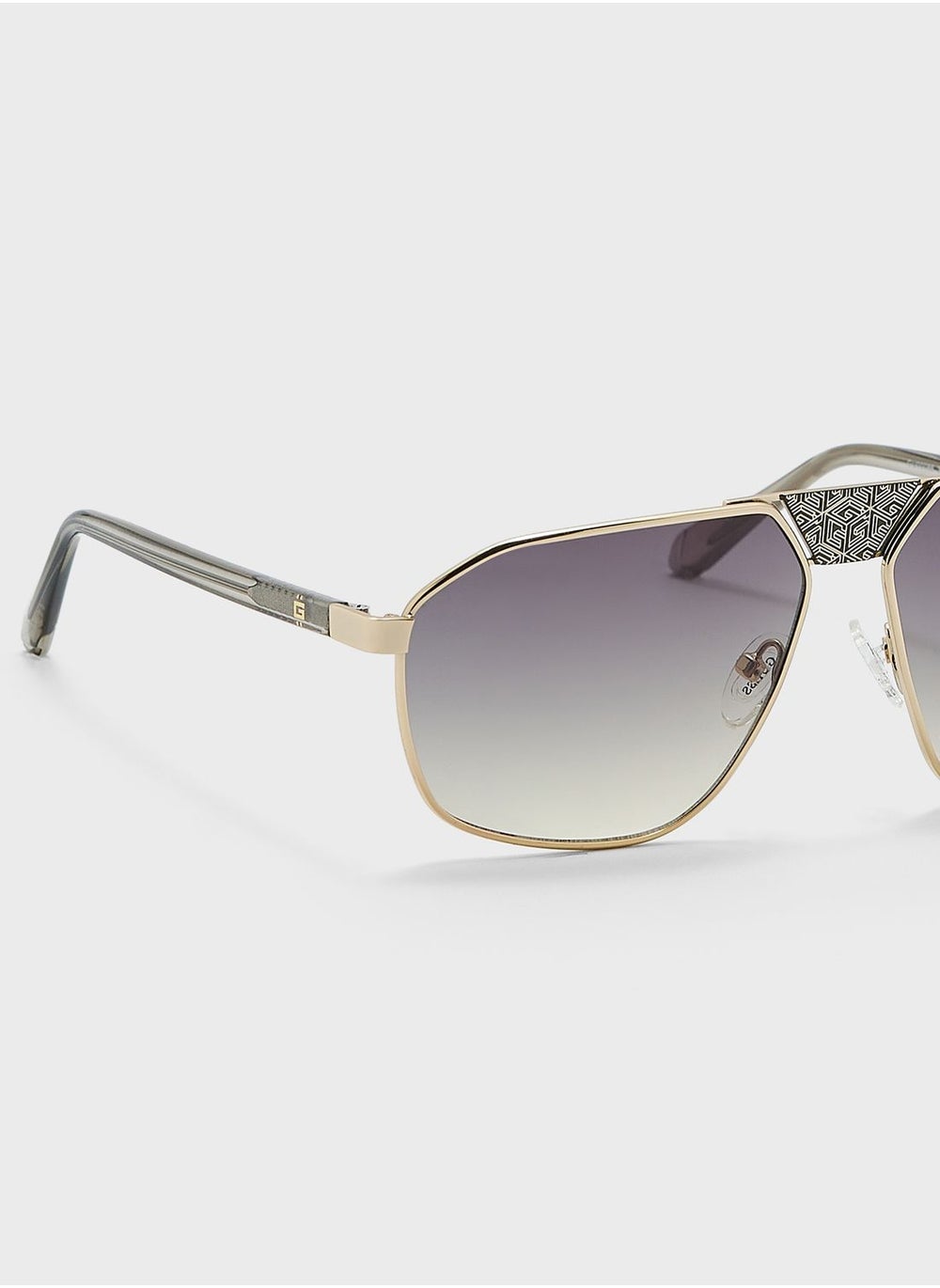 buy-guess-gradient-square-sunglasses_g9q