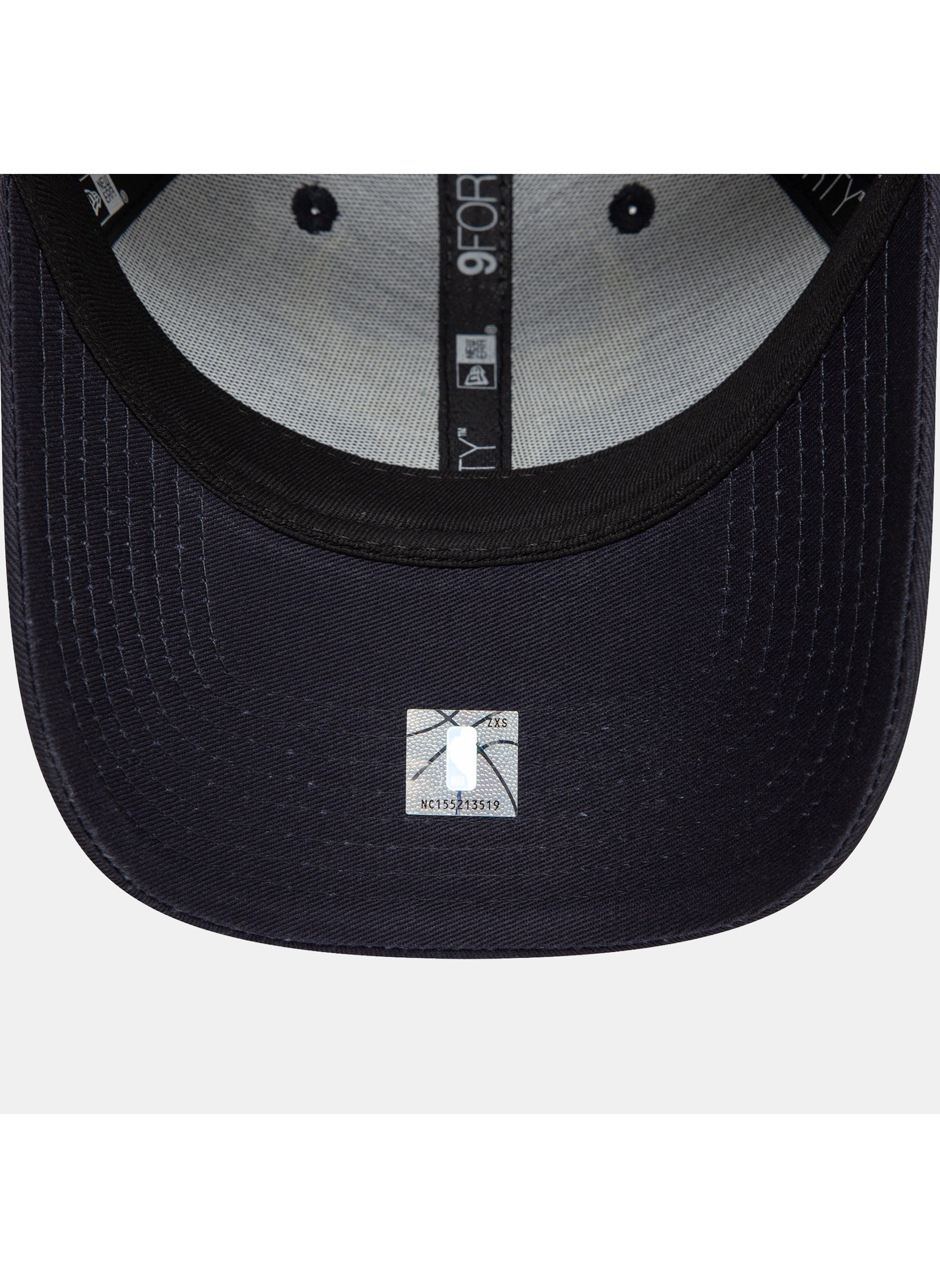 buy-new-era-men-s-nba-chicago-bulls-metallic-badge-9forty-cap_e5g