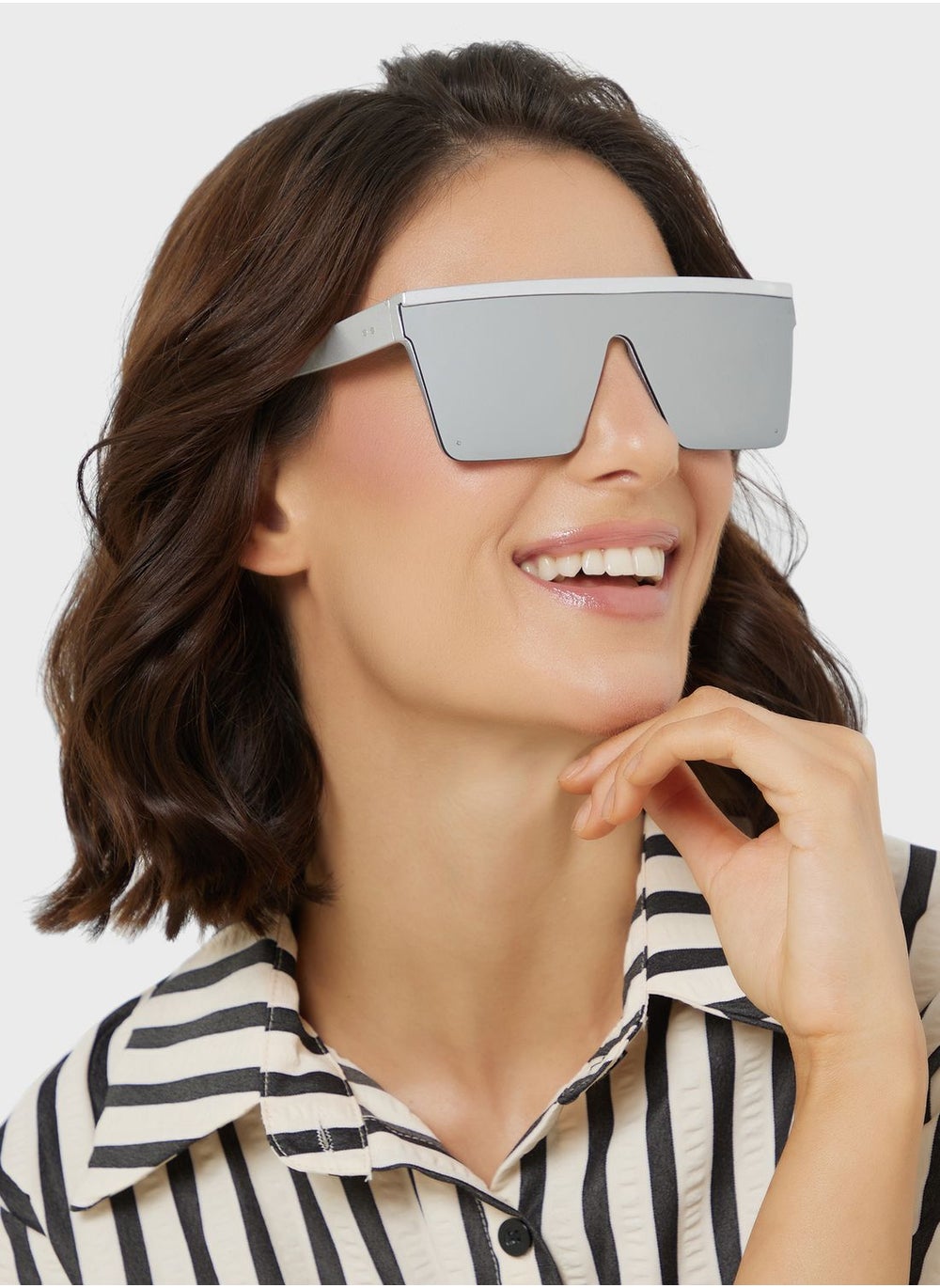 buy-ginger-oversized-sporty-shield-sunglasses_dga