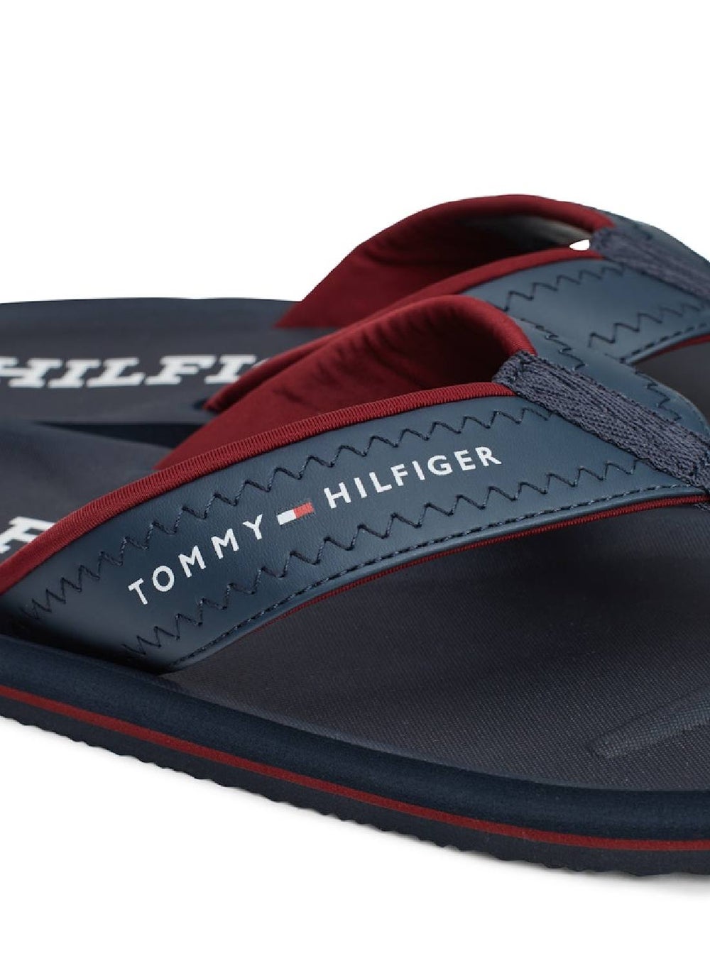 buy-tommy-hilfiger-logo-strap-flip-flops_w3y