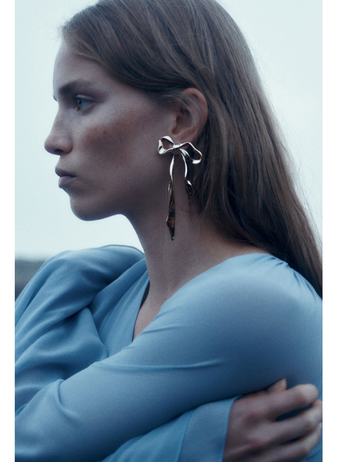 buy-h-m-bow-shaped-earrings_6oo