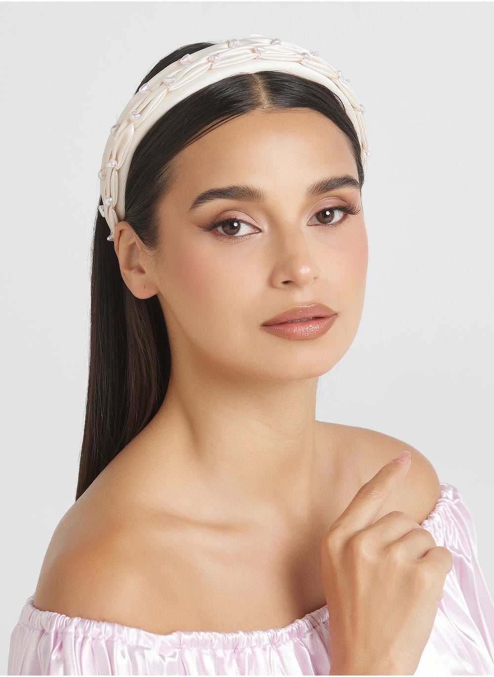 buy-ella-limited-edition-by-namshi-pearl-woven-headband_39d