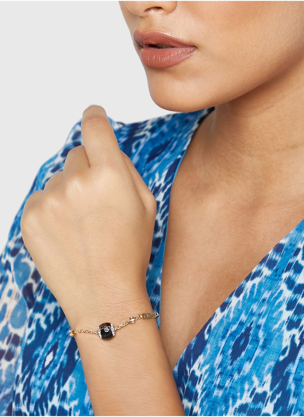 buy-guess-embellished-chain-bracelet_28t