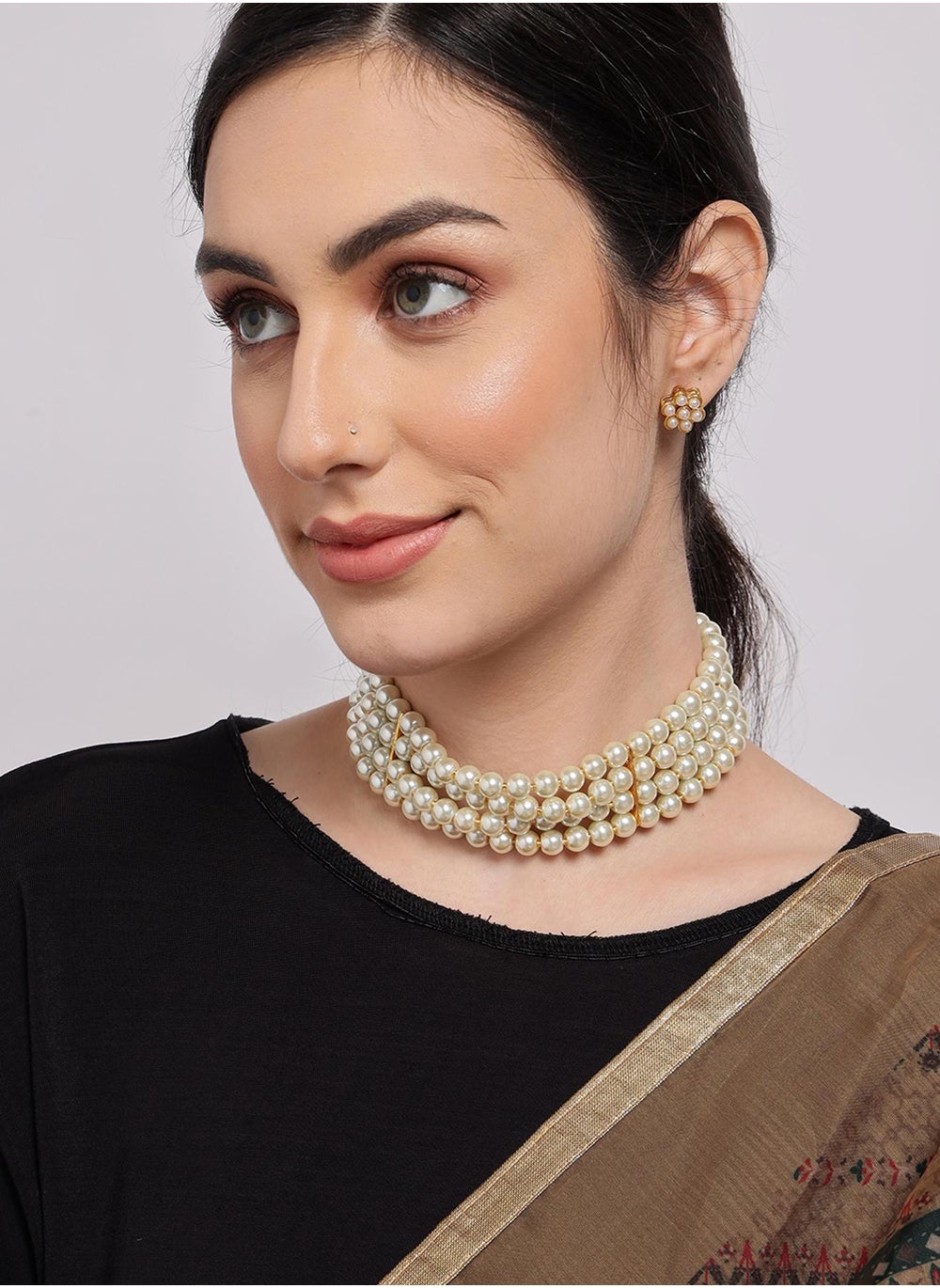 buy-sohi-white-pearl-jewellery-set_vbj