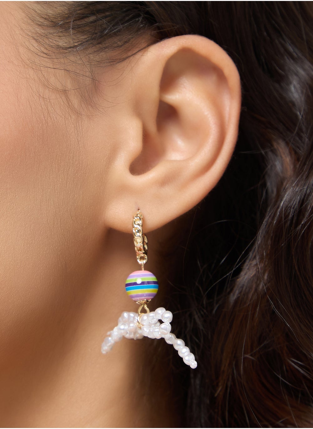 buy-ginger-pearl-detail-drop-earrings_7dx
