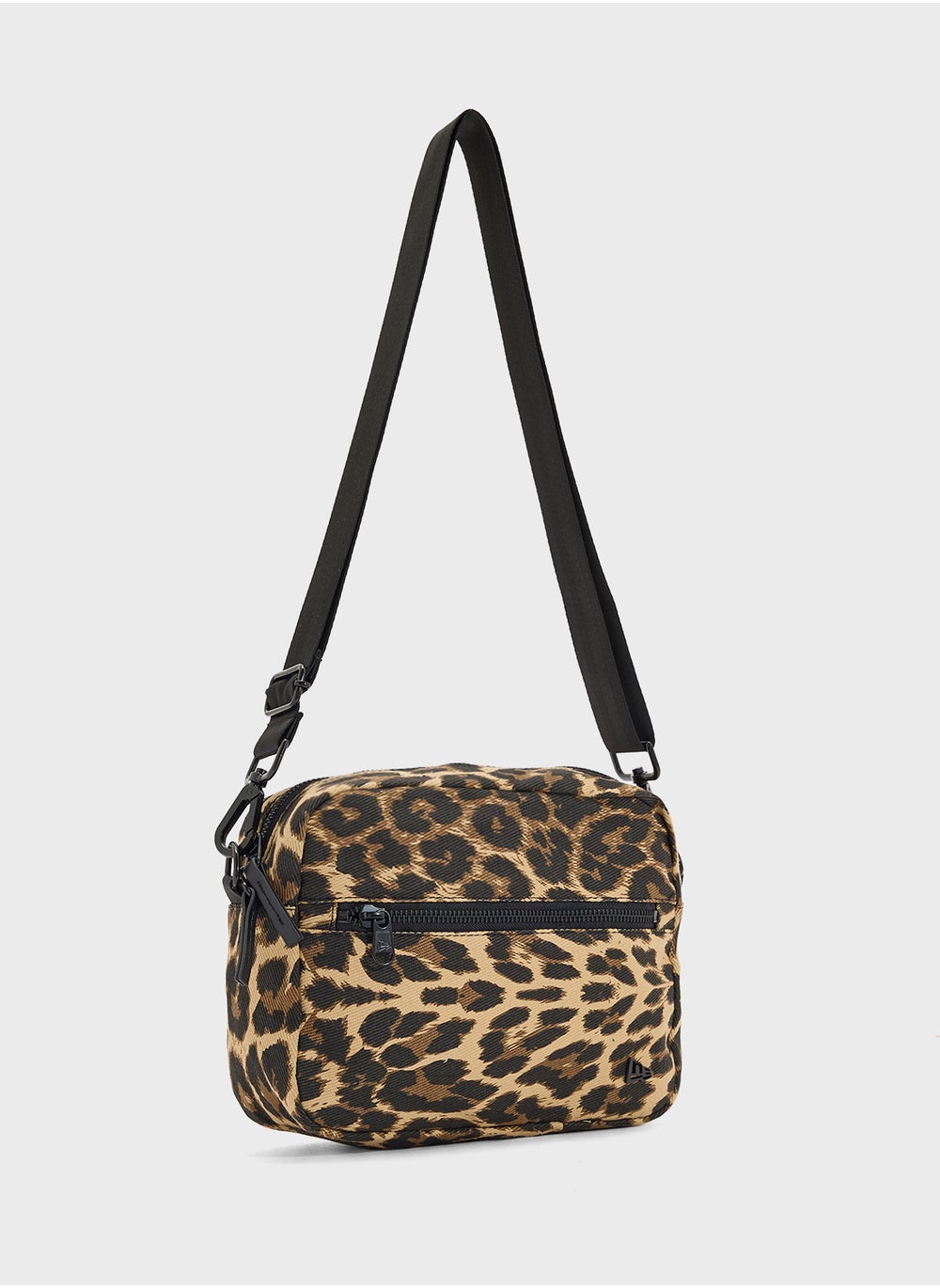 buy-new-era-leopard-printed-canvas-waist-bag_jlc