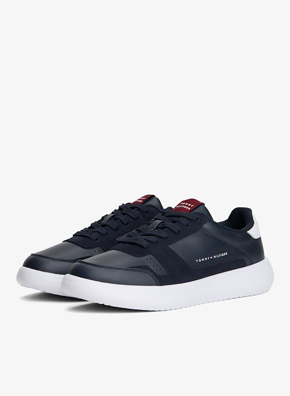 buy-tommy-hilfiger-casual-low-top-sneakers_q4v