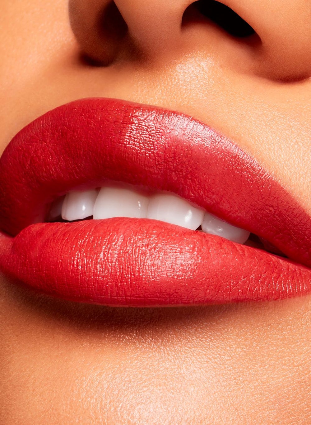 buy-mac-cosmetics-powder-kiss-velvet-blur-slim-stick-dubonnet-buzz_o08