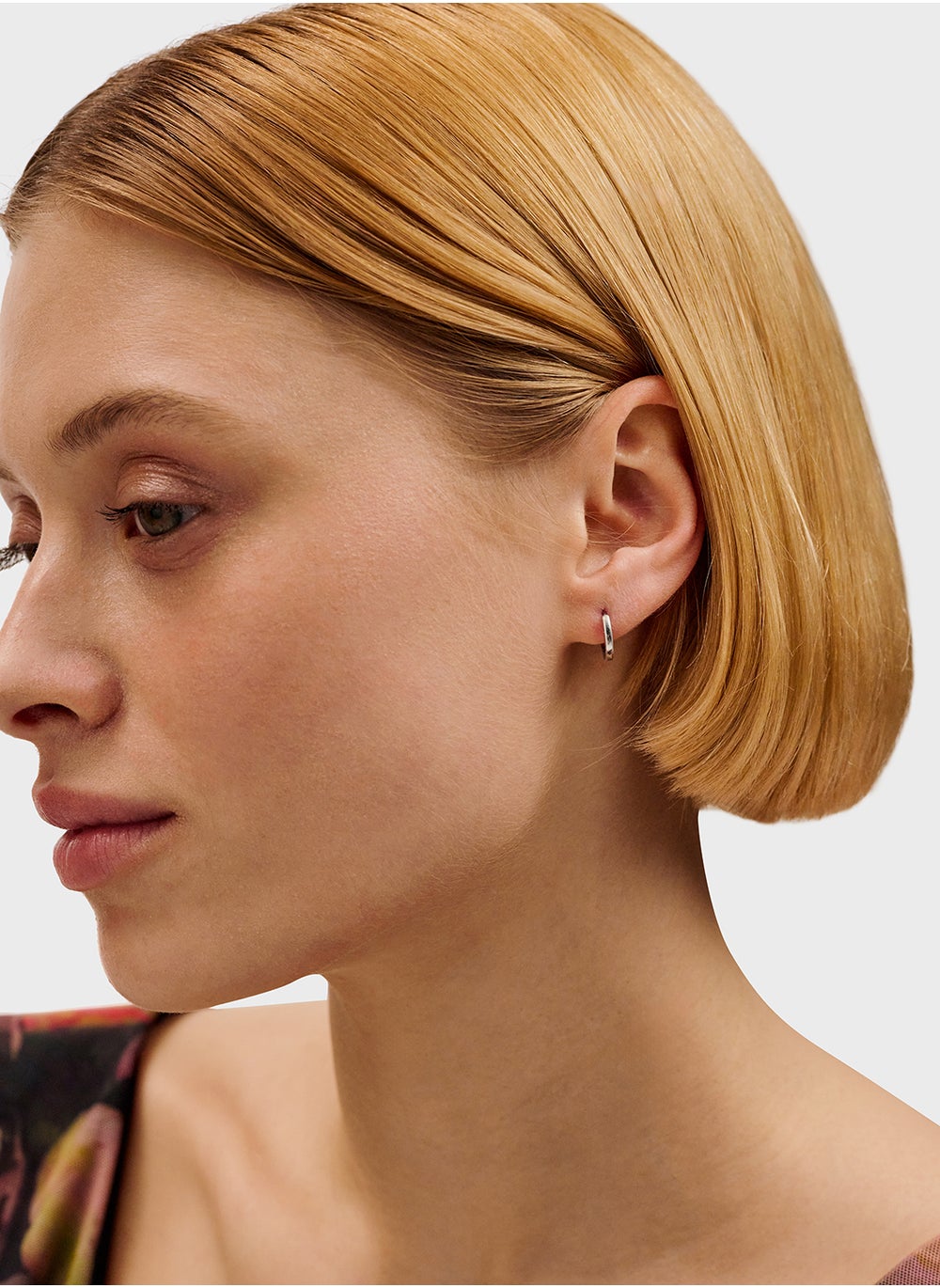 buy-ted-baker-logo-detail-hoop-earrings_brg