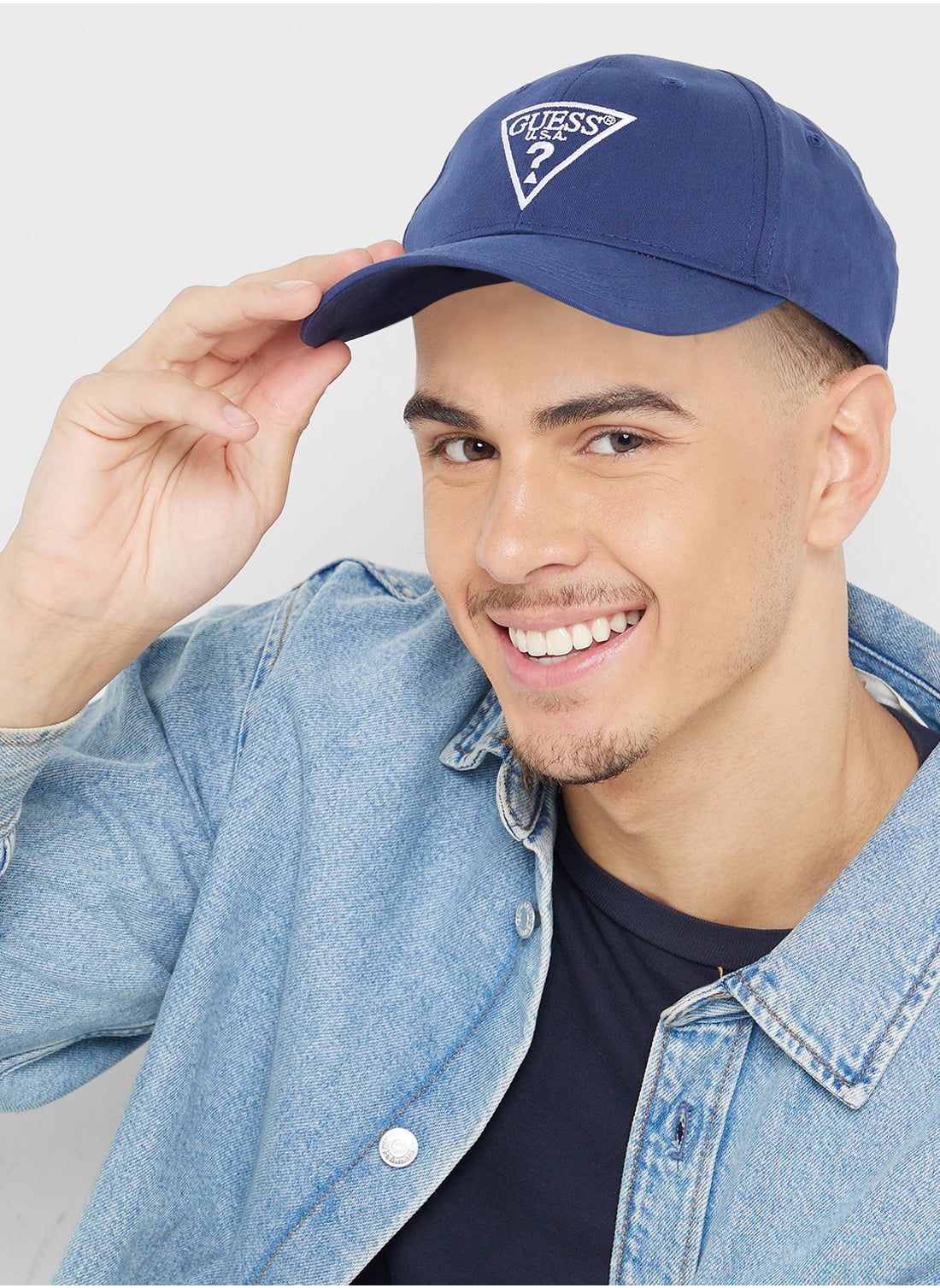 buy-guess-logo-detail-curved-peak-cap_j66