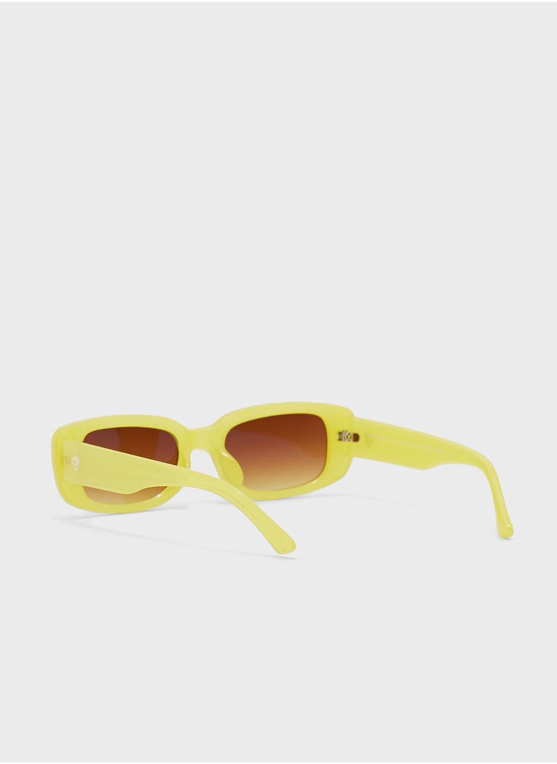 buy-chpo-nicole-sustainable-sunglasses-made-of-100-recycled-materials_mmj