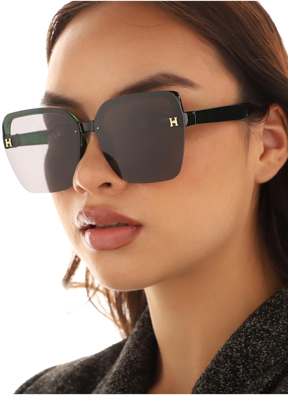 buy-haute-sauce-tinted-lens-black-green-frame-oversized-sunglass_of3