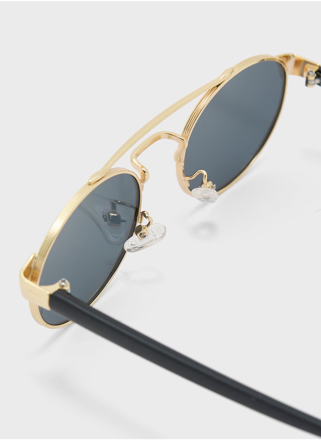 buy-seventy-five-casual-round-shape-sunglasses_kng