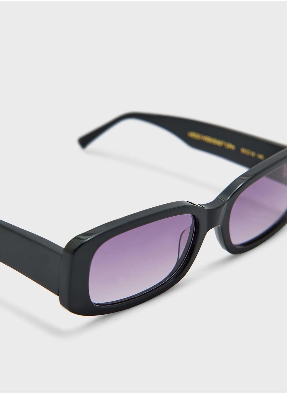 buy-messyweekend-roxie-sunglasses_sbo