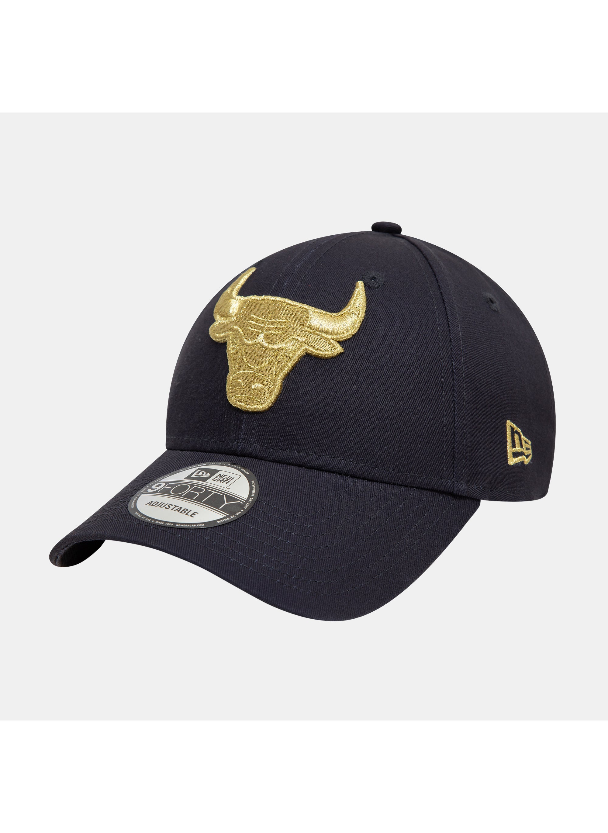 buy-new-era-men-s-nba-chicago-bulls-metallic-badge-9forty-cap_yez