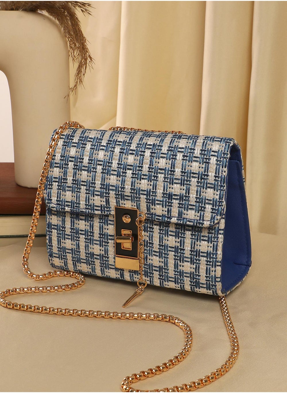 buy-haute-sauce-textured-sling-bag_qm6
