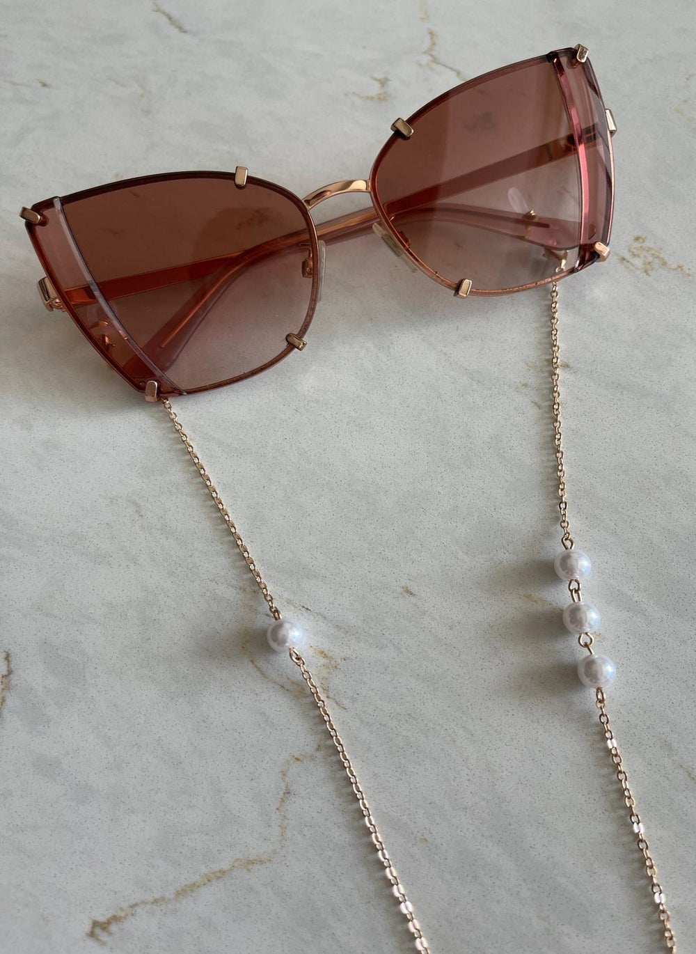buy-anitas-4-pearls-sunglasses-chain_c2r
