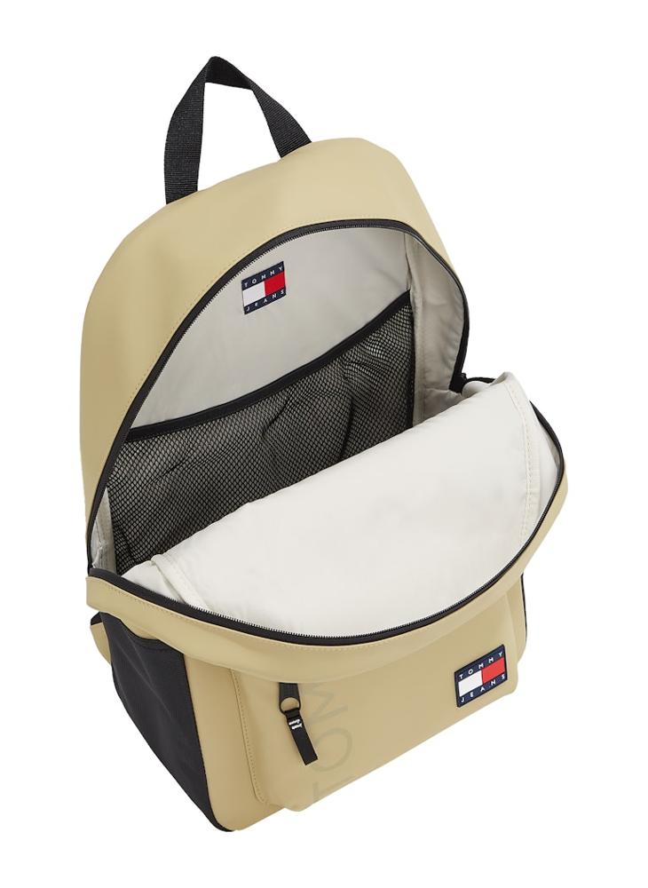 buy-tommy-jeans-round-backpack_wz7