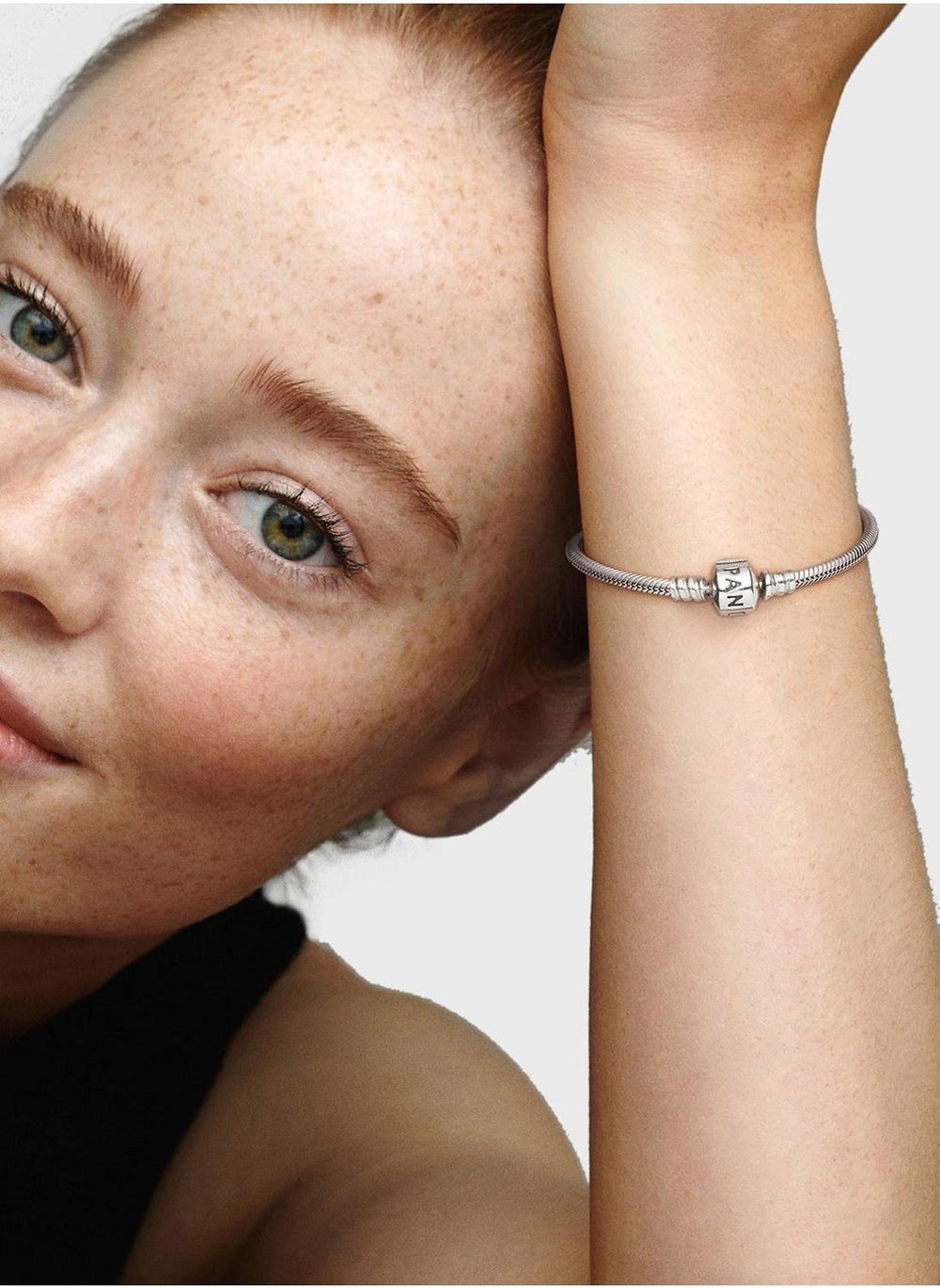 buy-pandora-pandora-moments-barrel-clasp-snake-chain-bracelet_kf4